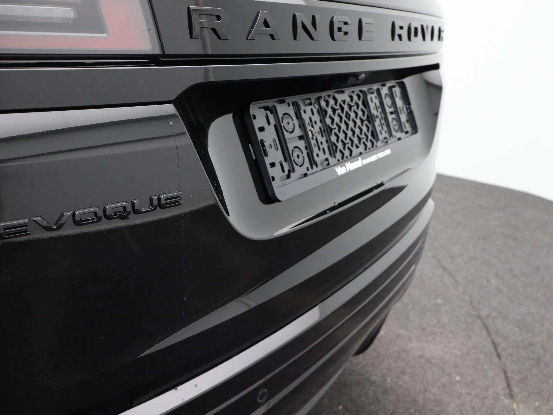 Land Rover-Range Rover Evoque-image-39