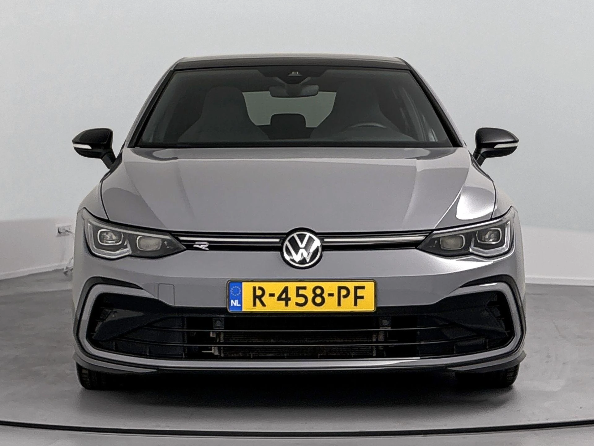 Volkswagen-Golf-image-4