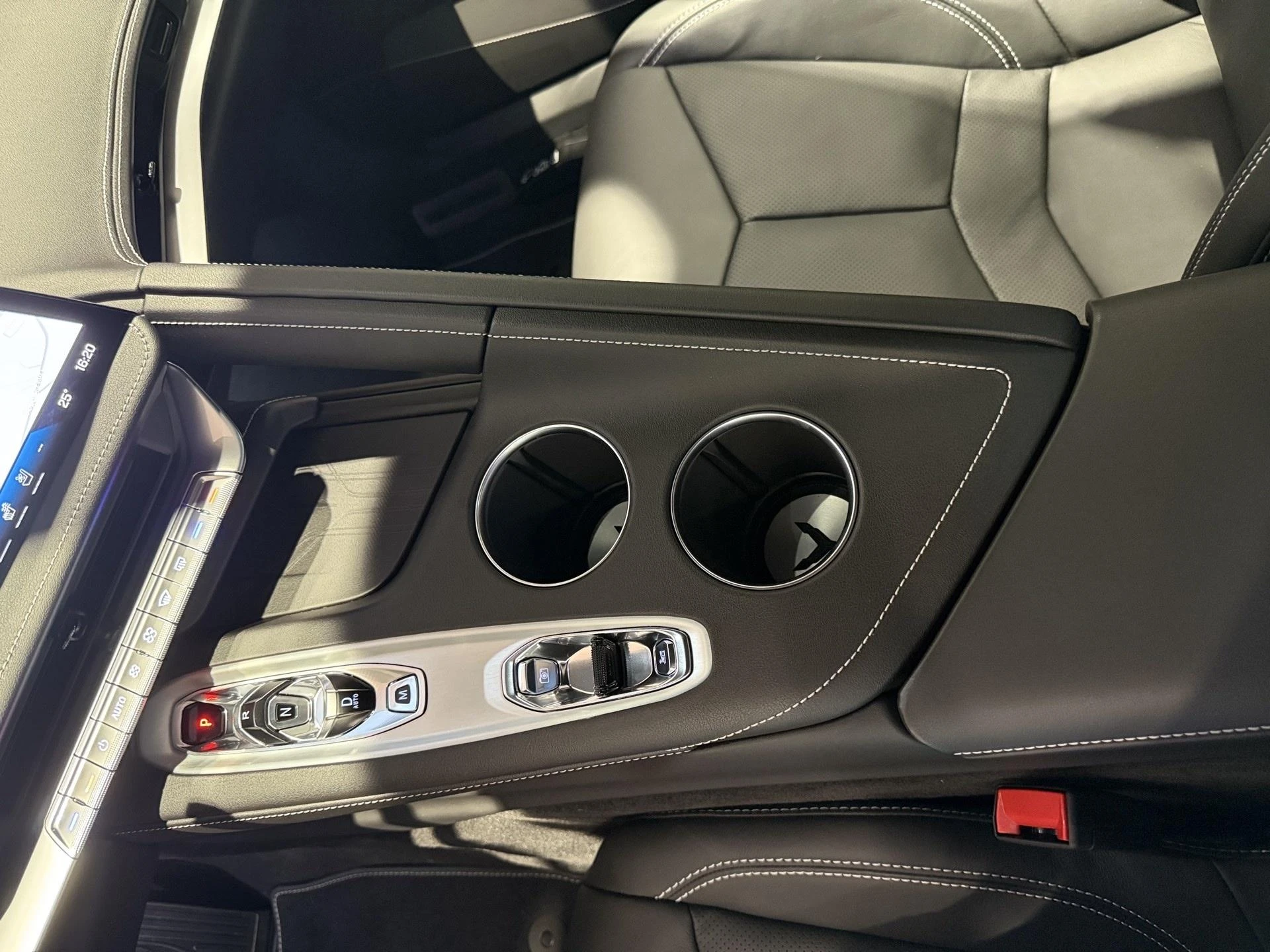 Chevrolet-Corvette-image-8