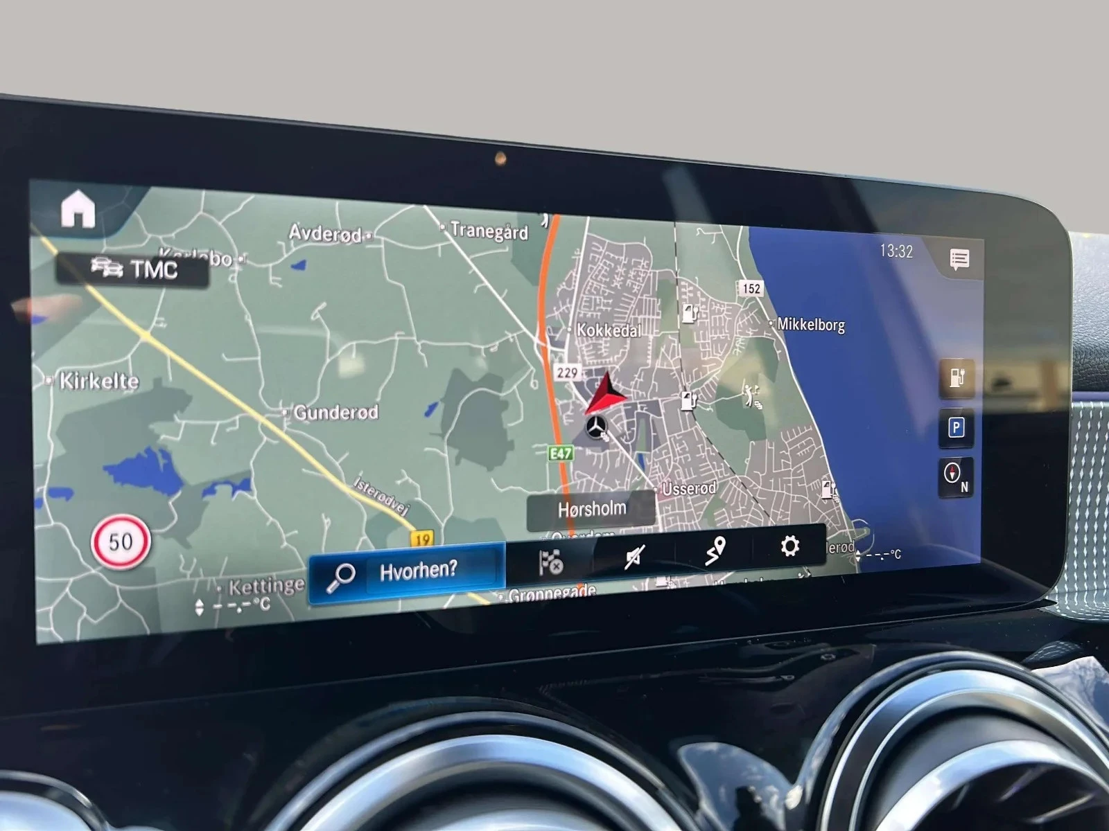 Mercedes-Benz-EQB-image-15