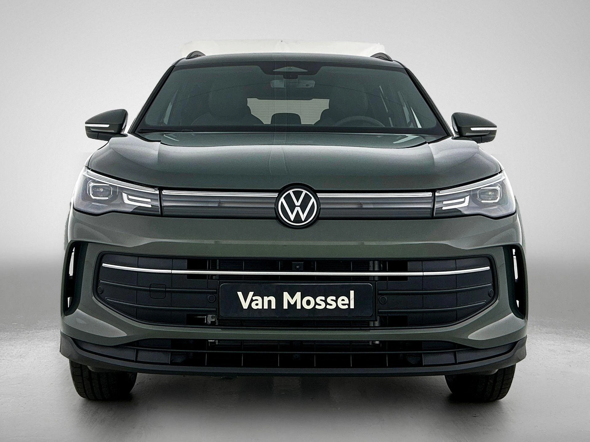 Volkswagen-Tiguan-image-4
