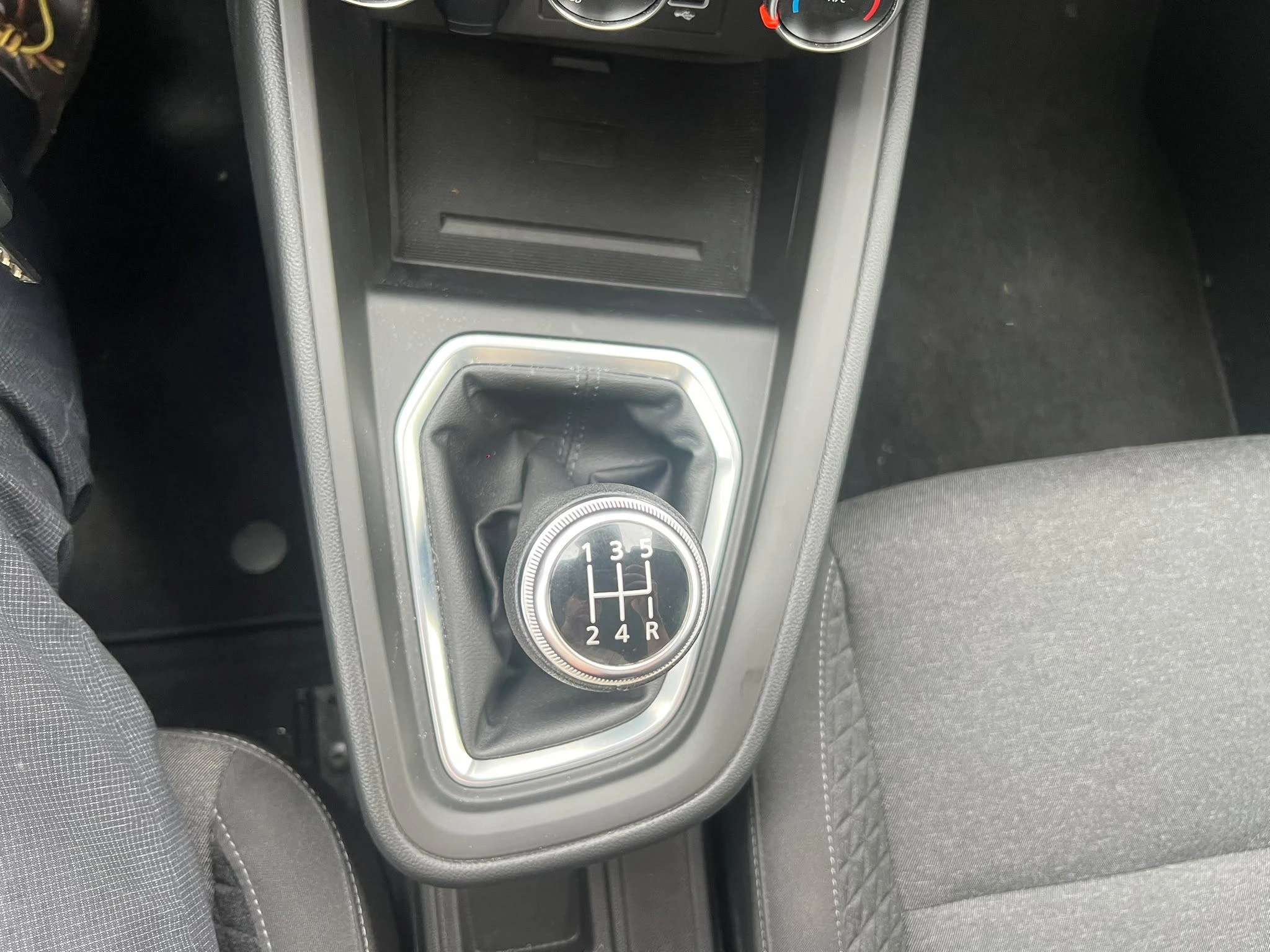 Renault-Clio-image-14
