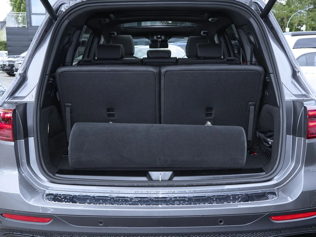 Mercedes-Benz-GLB 200 d-image-15
