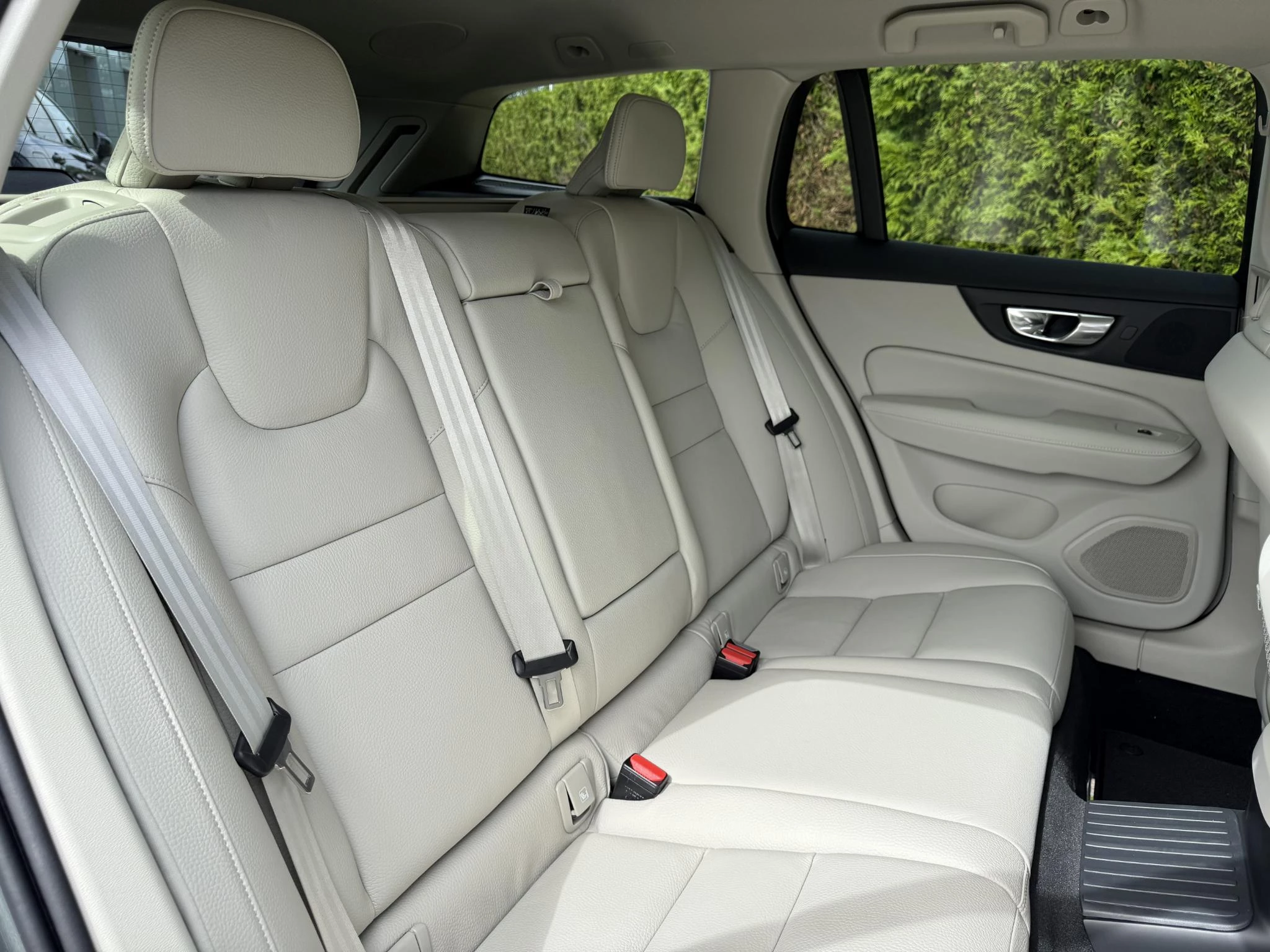 Volvo V60 T8 Plug-in hybrid AWD Plus Dark