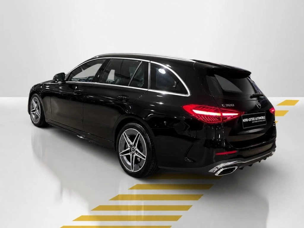 Mercedes-Benz-C-Klasse 300-image-12