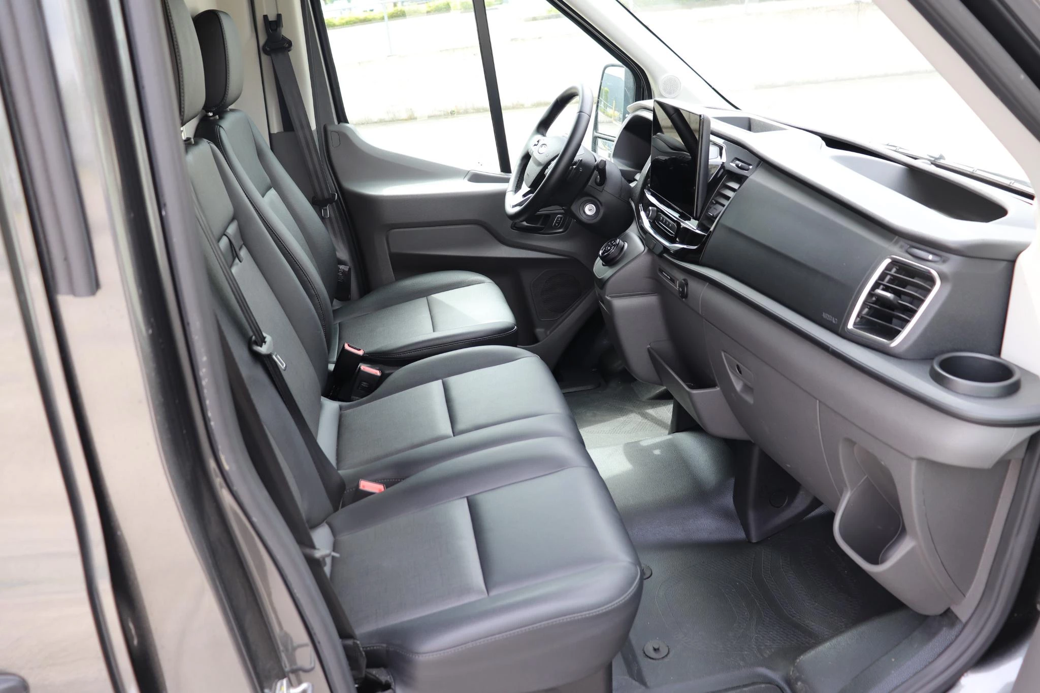 Ford Transit 350L 2.0TD 165pk 121kW A8 Trend