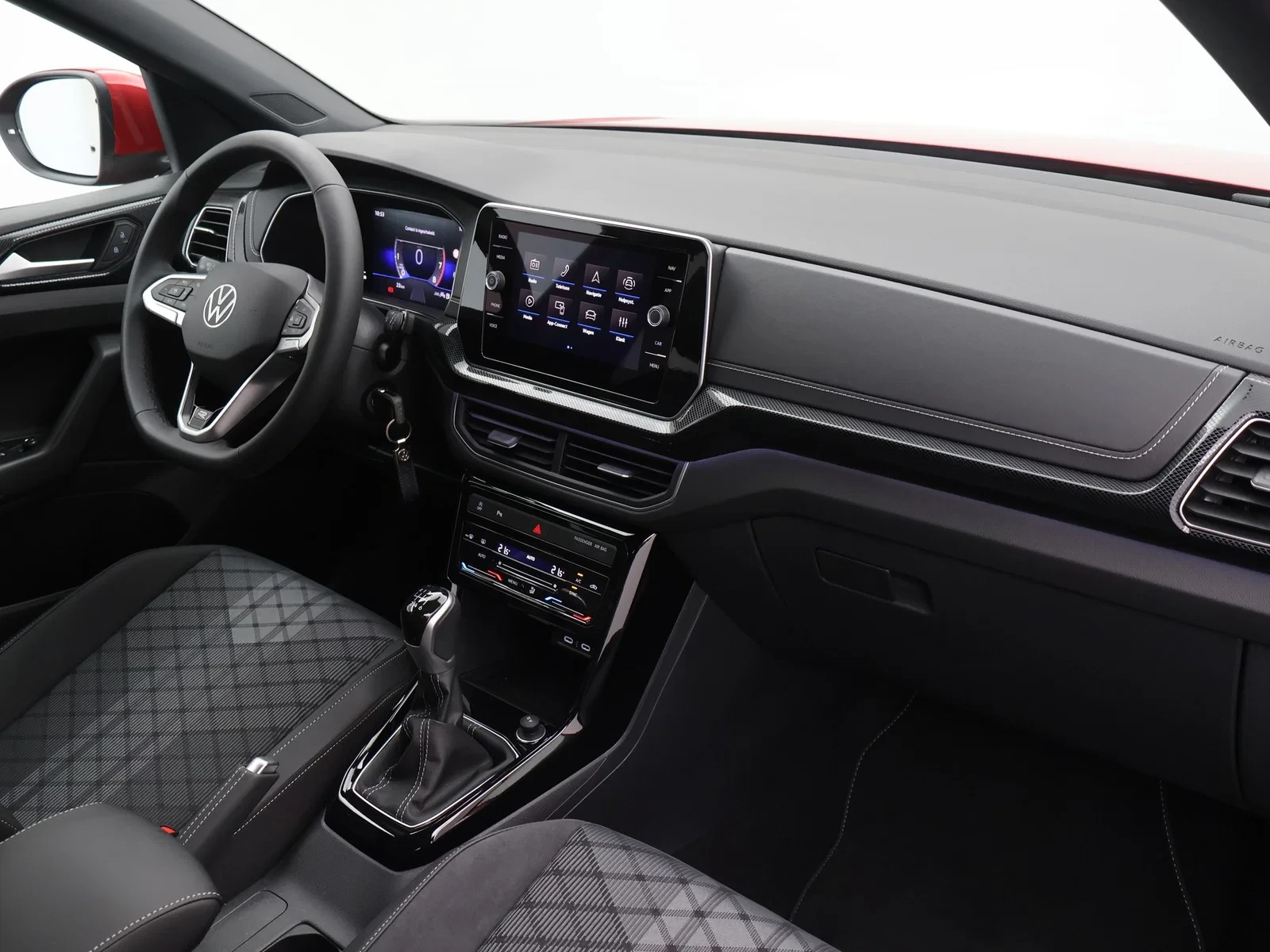 Volkswagen-T-Cross-image-2