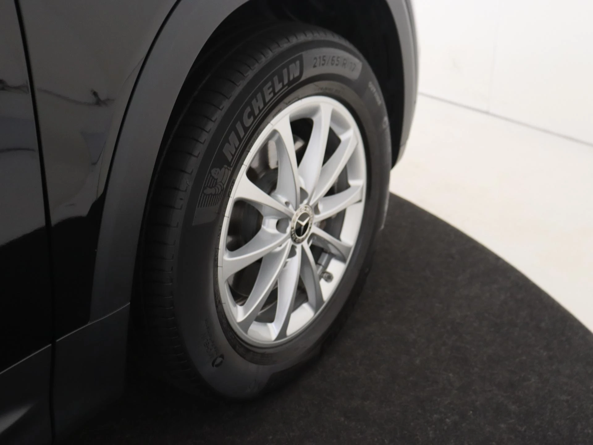 Mercedes-Benz-GLB-image-27