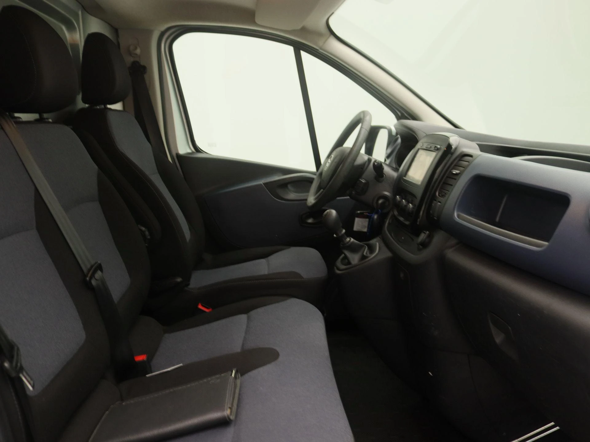 Opel-Vivaro-image-22