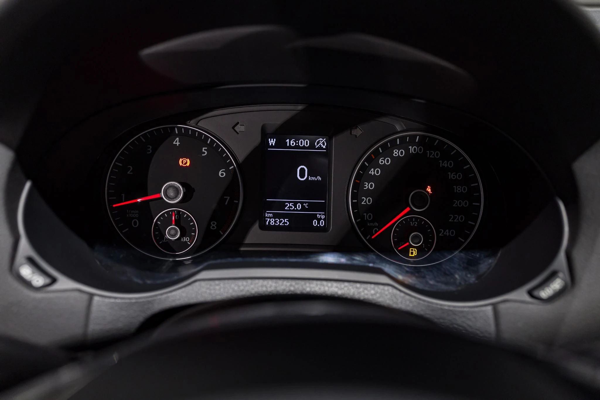 Volkswagen-Sharan-image-11