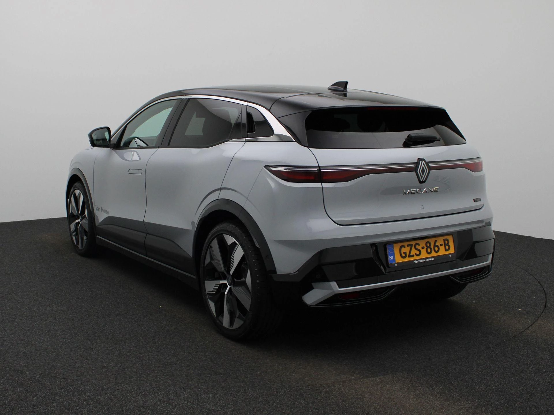 Renault-Megane E-Tech-image-1