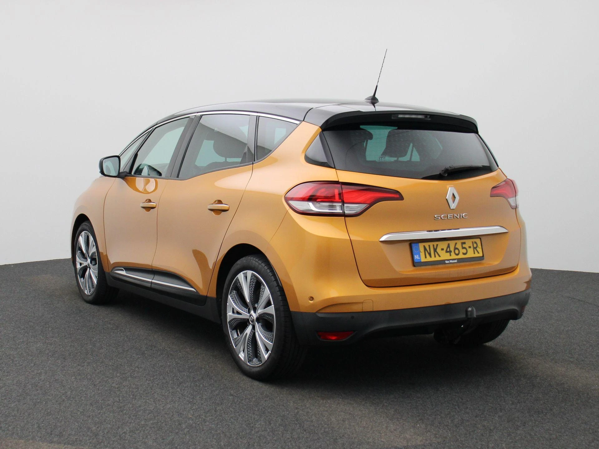 Renault-Scénic-image-1