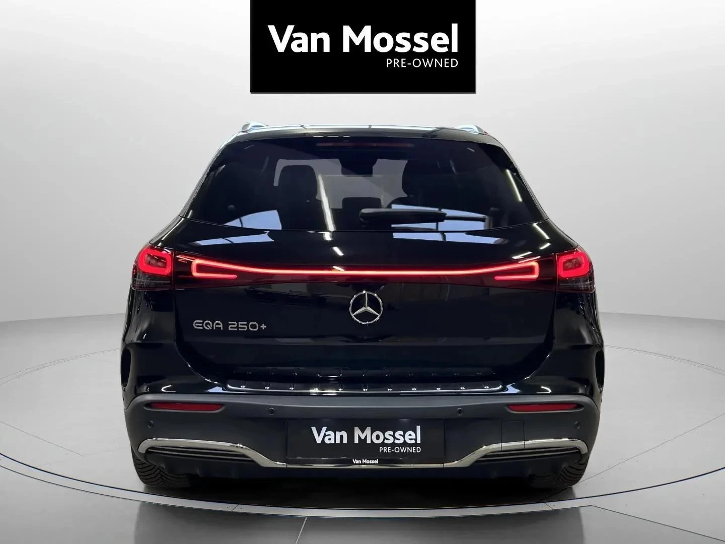 Mercedes-Benz-EQA-image-5