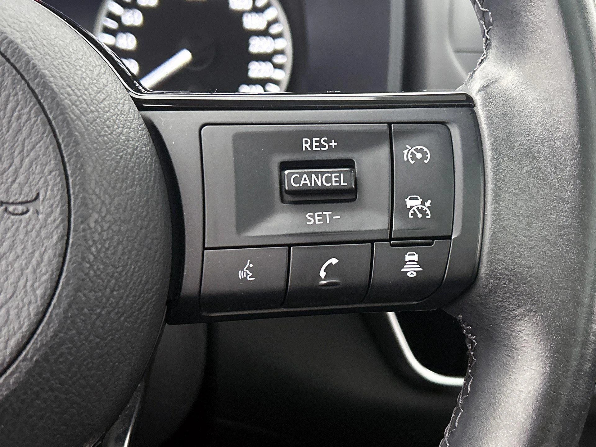 Nissan-QASHQAI-image-5