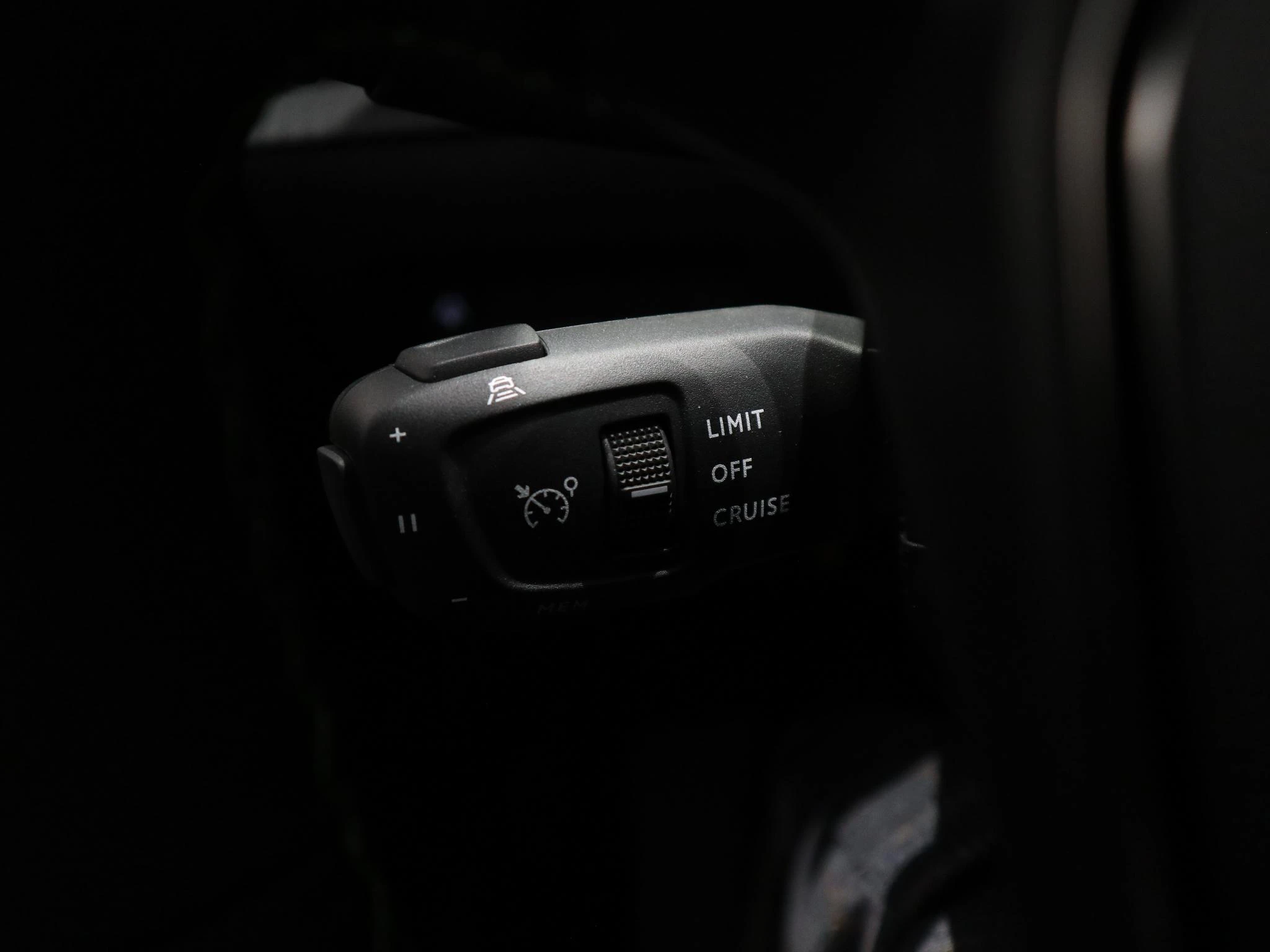 Peugeot-208-image-25