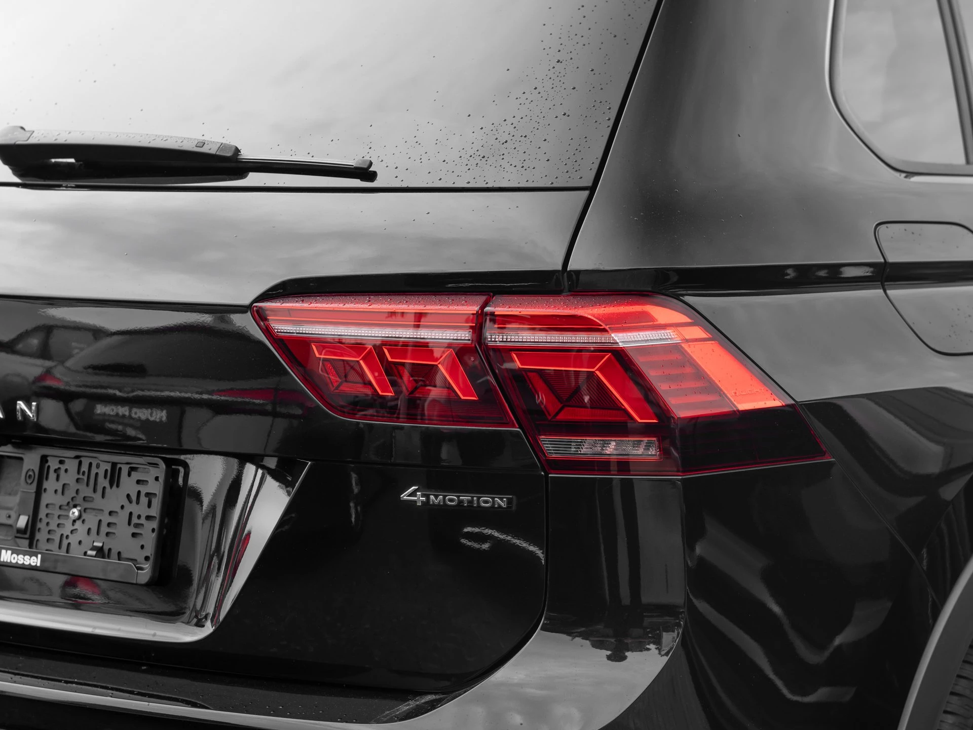 Volkswagen-Tiguan-image-14