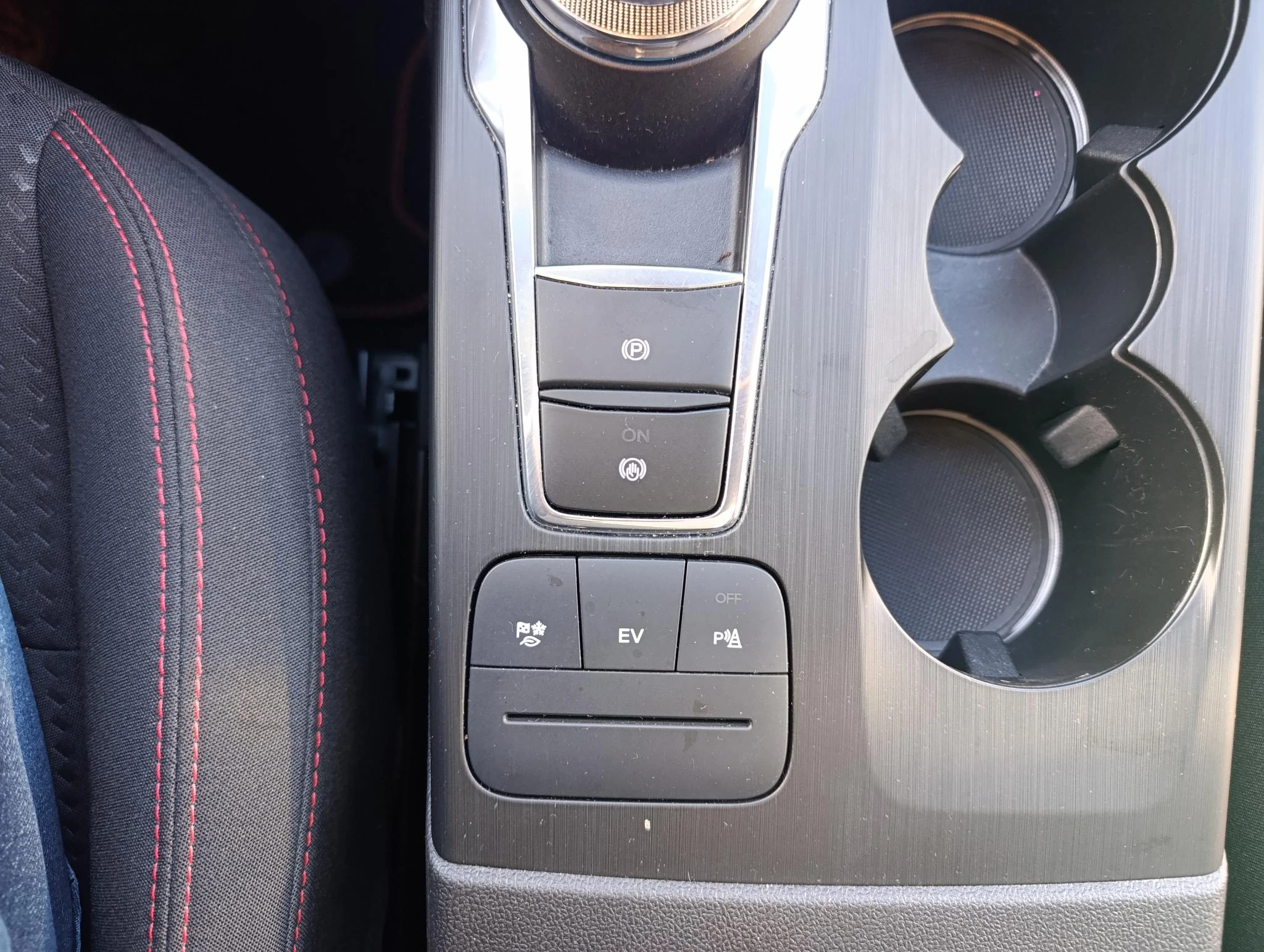 Ford-Kuga-image-24