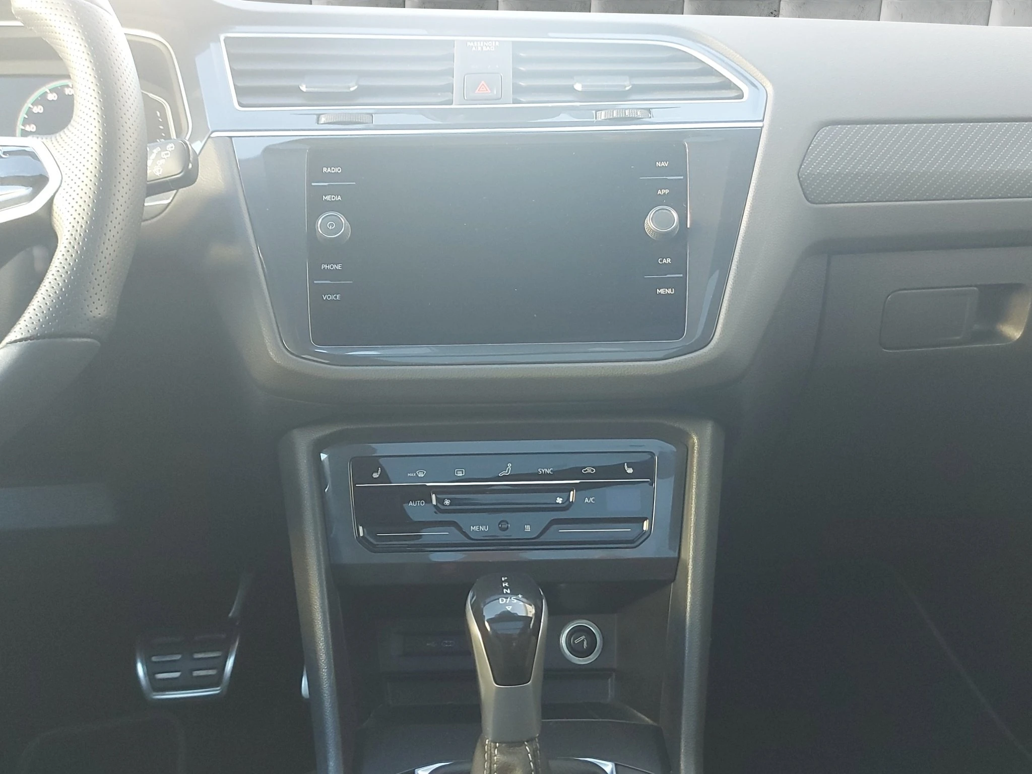Volkswagen-Tiguan-image-14