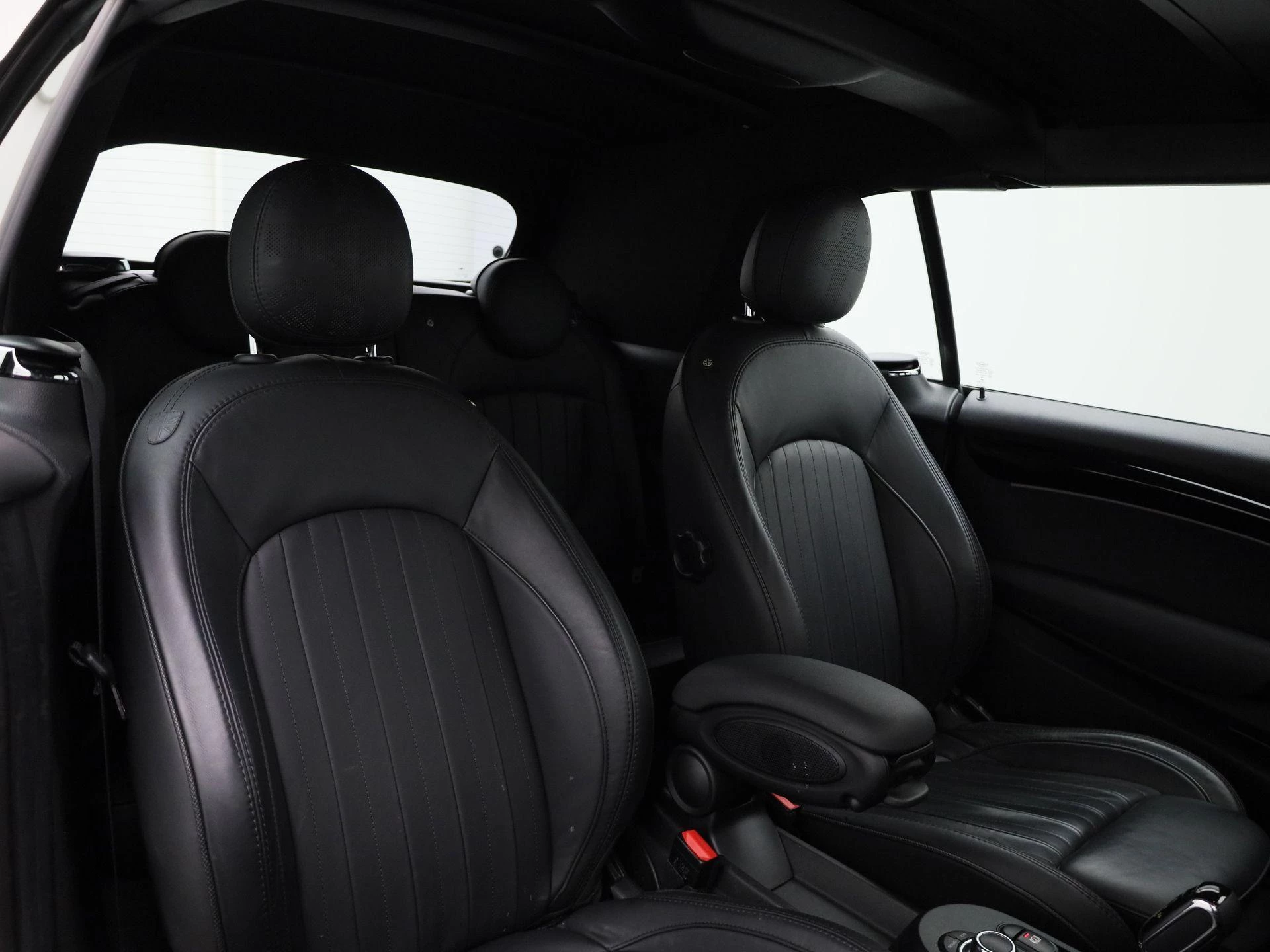 MINI-Cooper S Cabrio-image-36