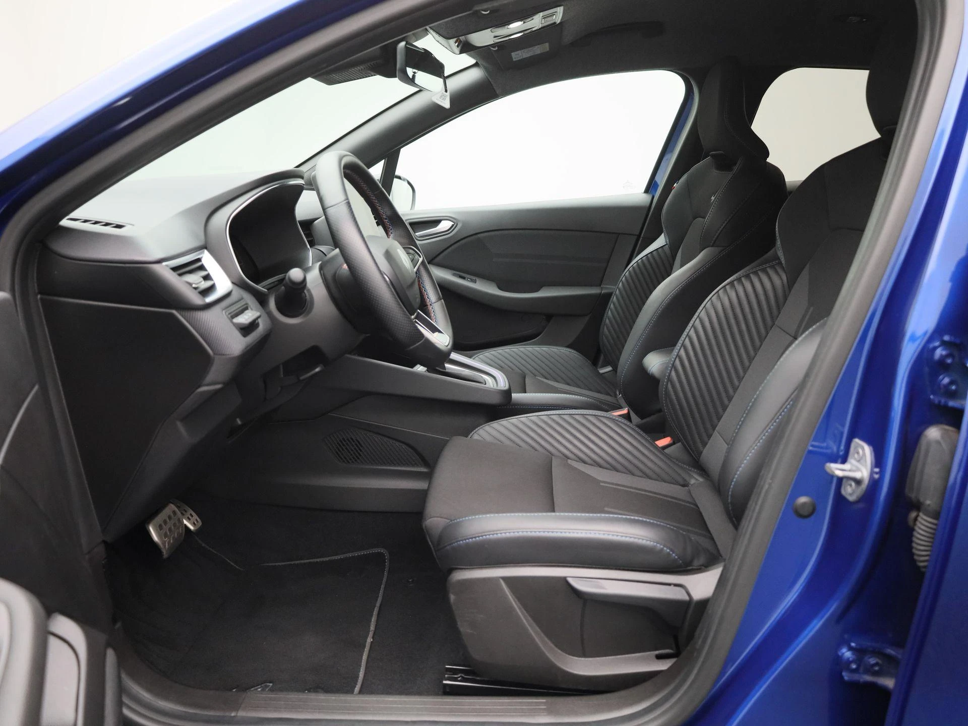 Renault-Clio-image-10