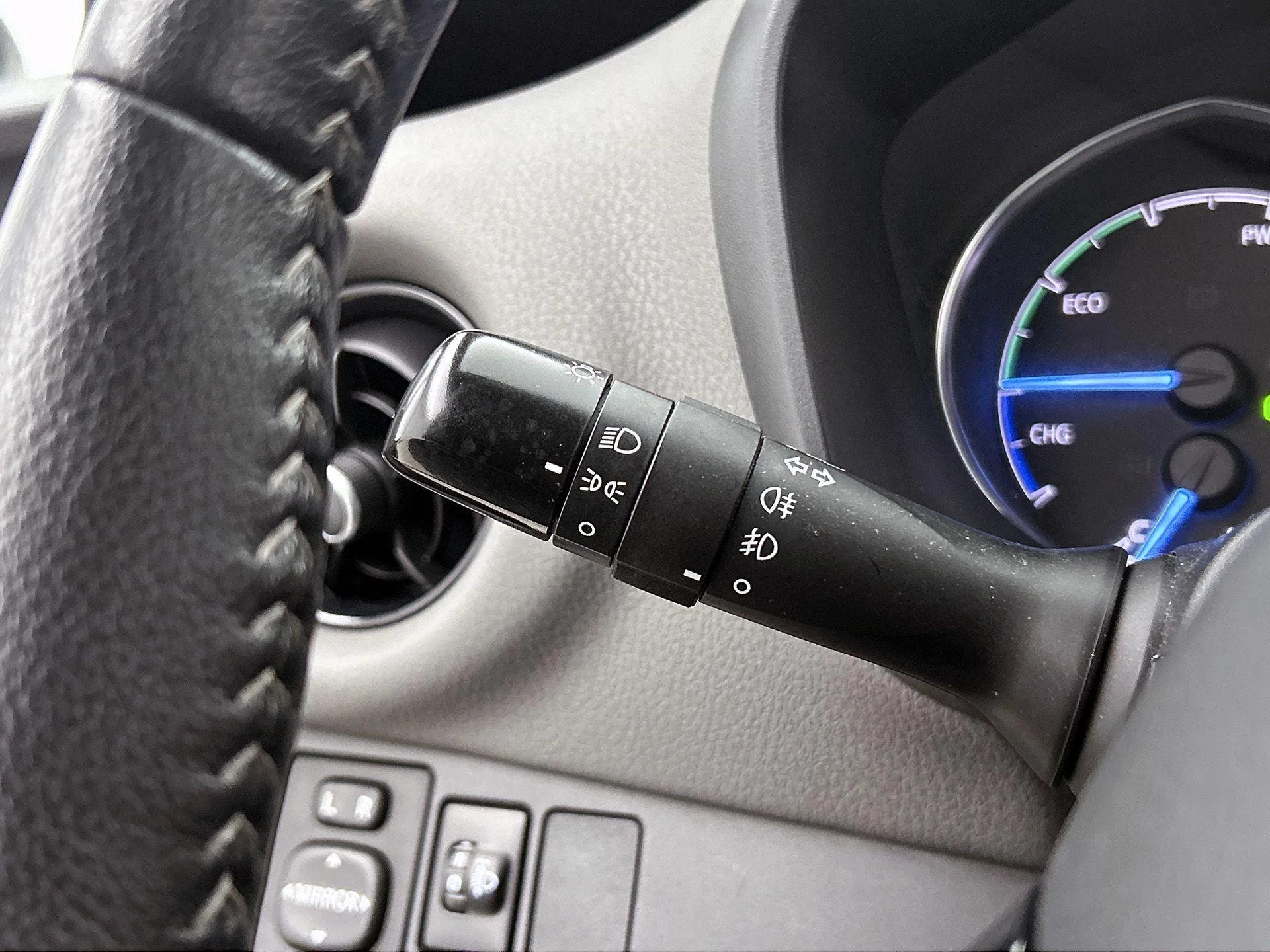 Toyota-Yaris-image-13