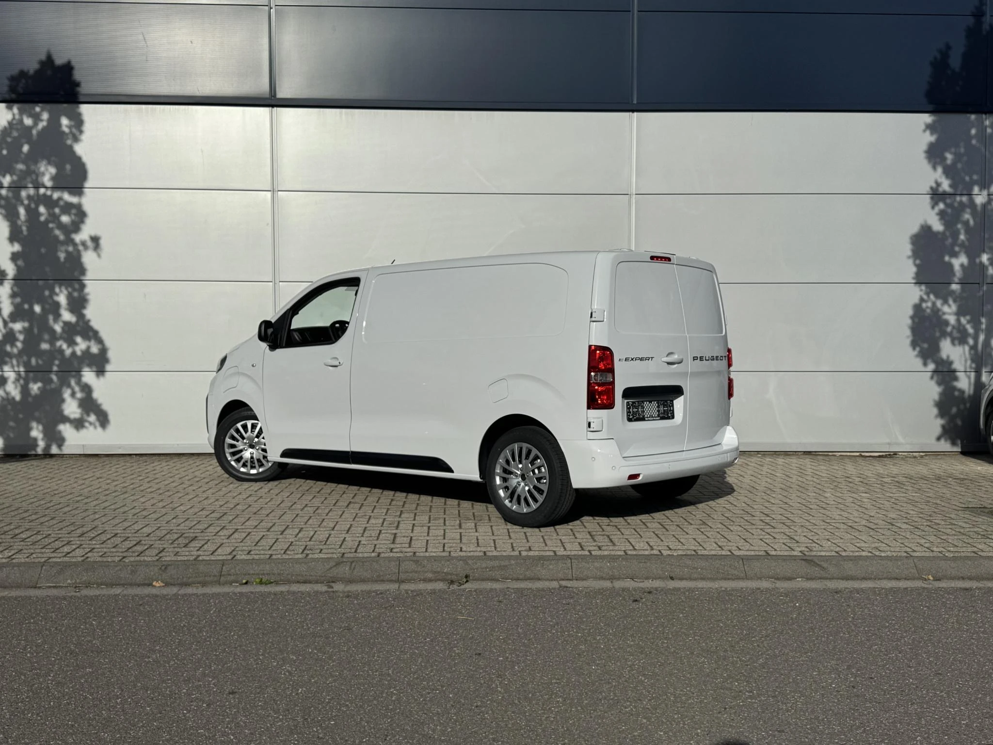 Peugeot-e-Expert-image-3