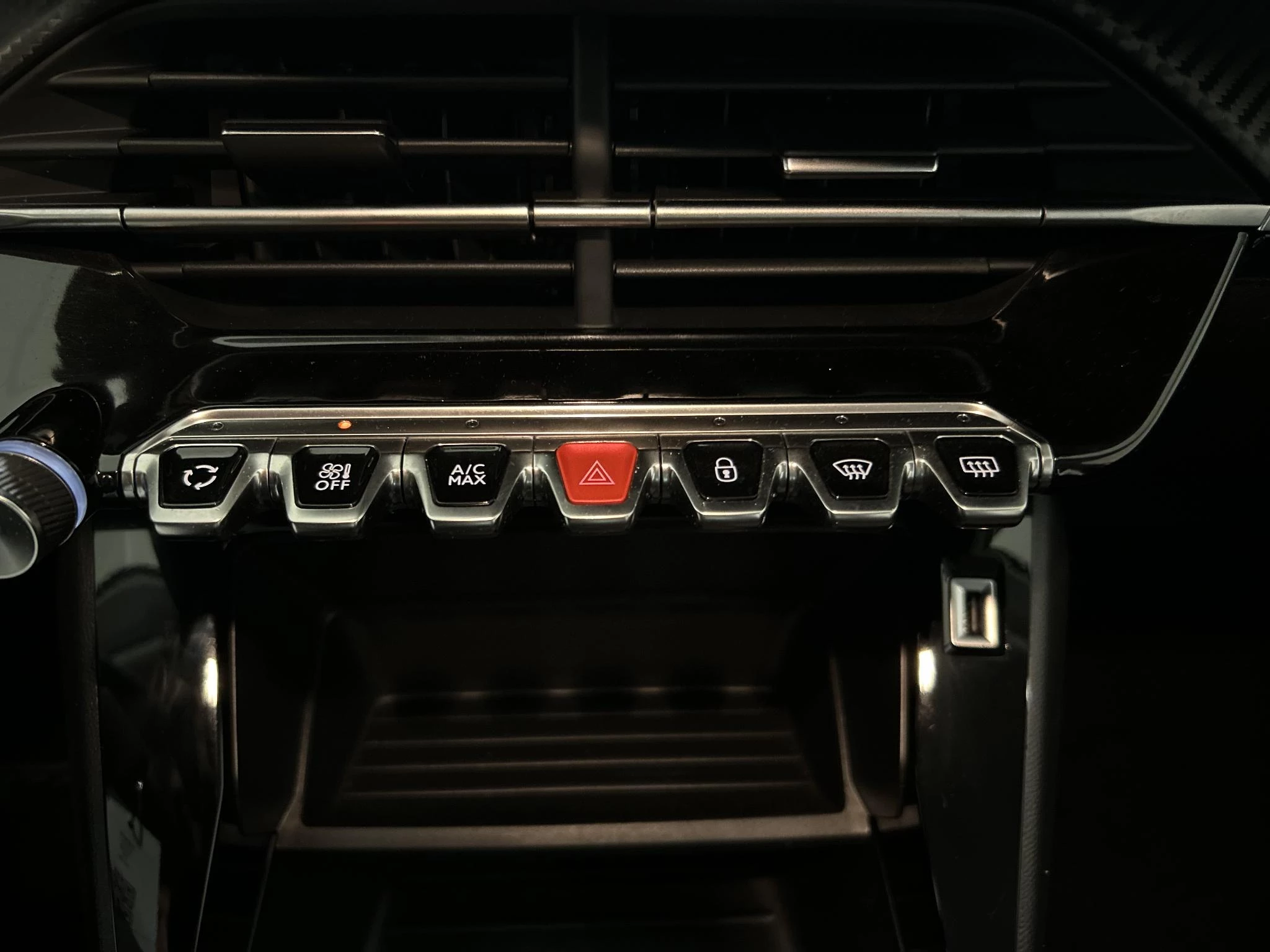 Peugeot-208-image-10