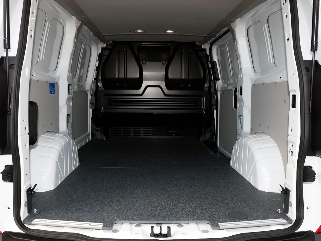 Volkswagen-Transporter-image-4