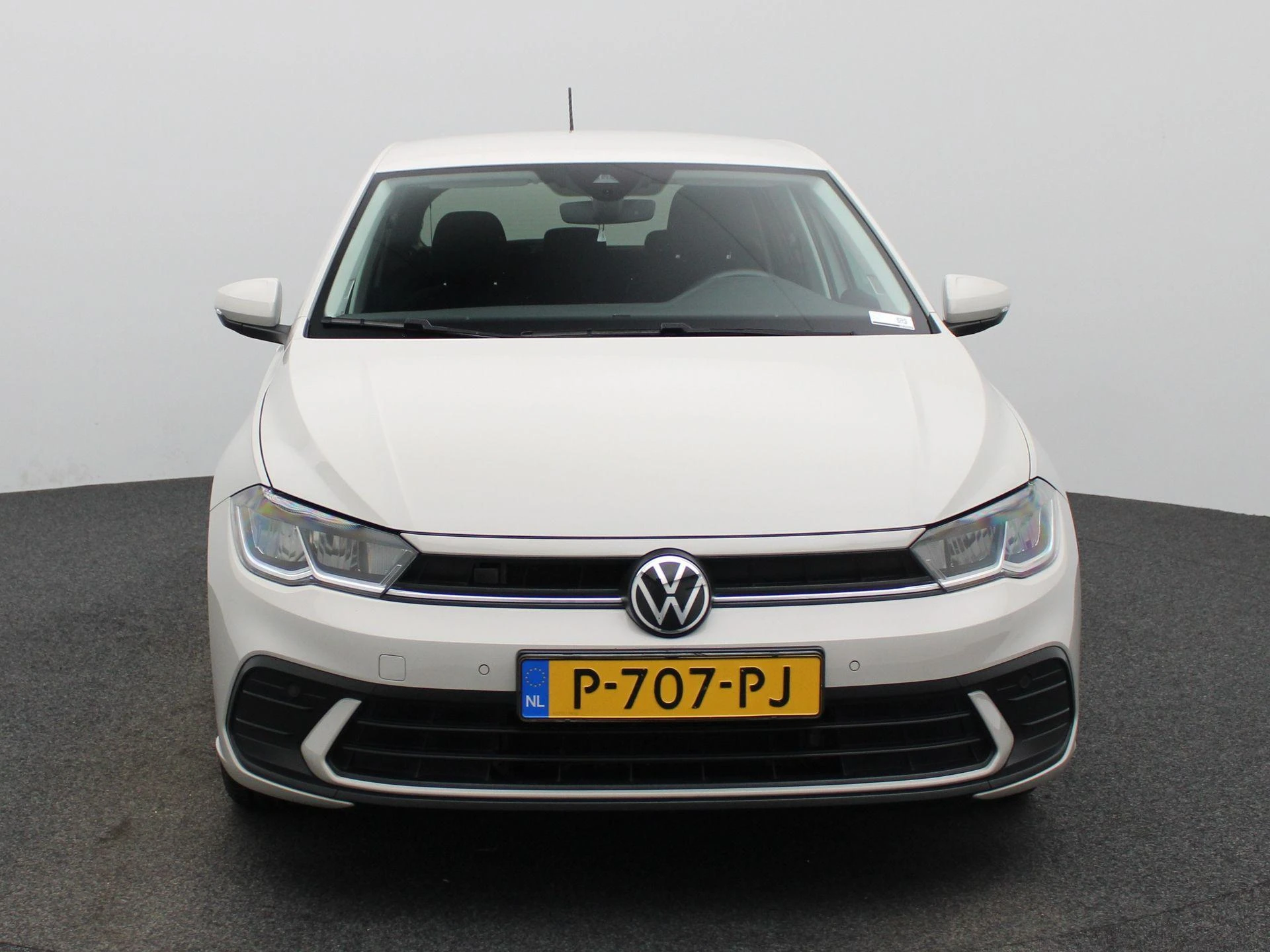 Volkswagen-Polo-image-2