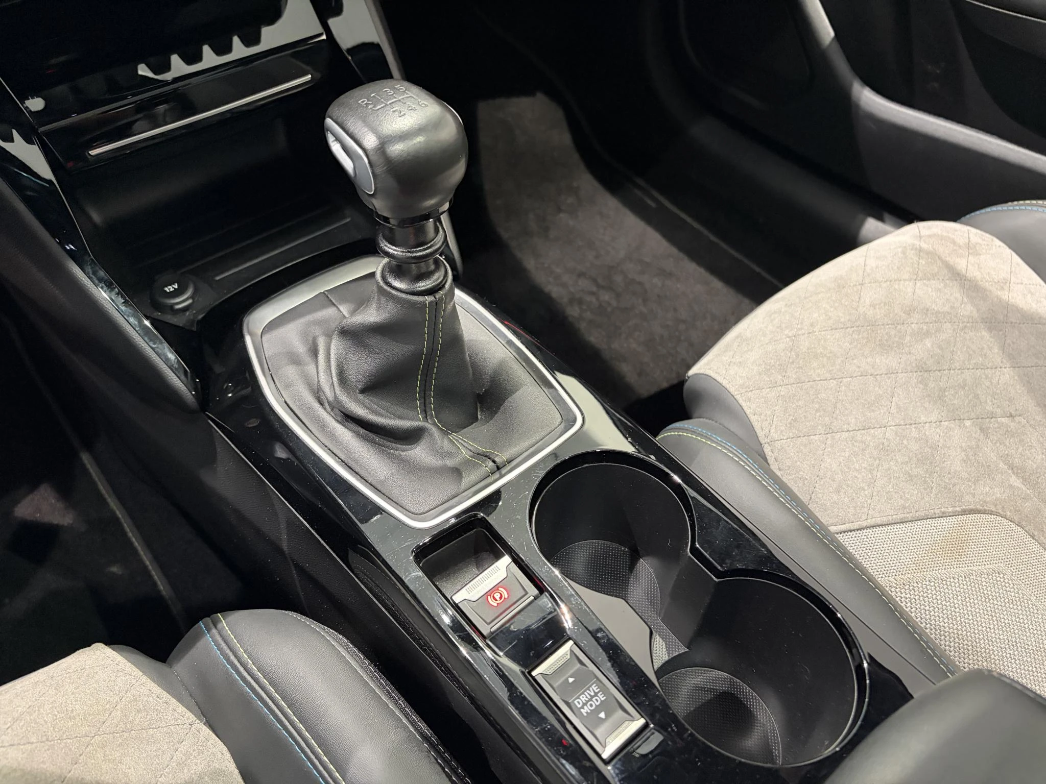 Peugeot-208-image-14
