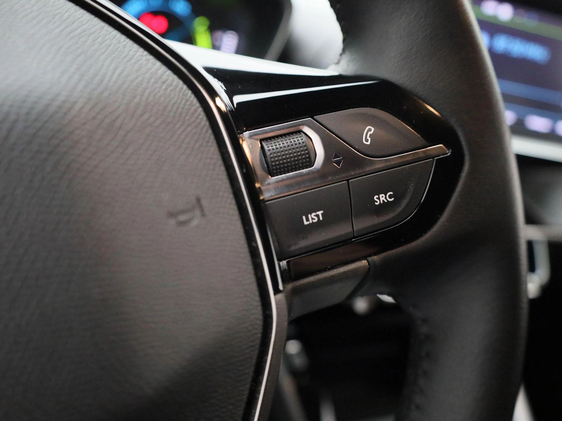 Peugeot-e-2008-image-20