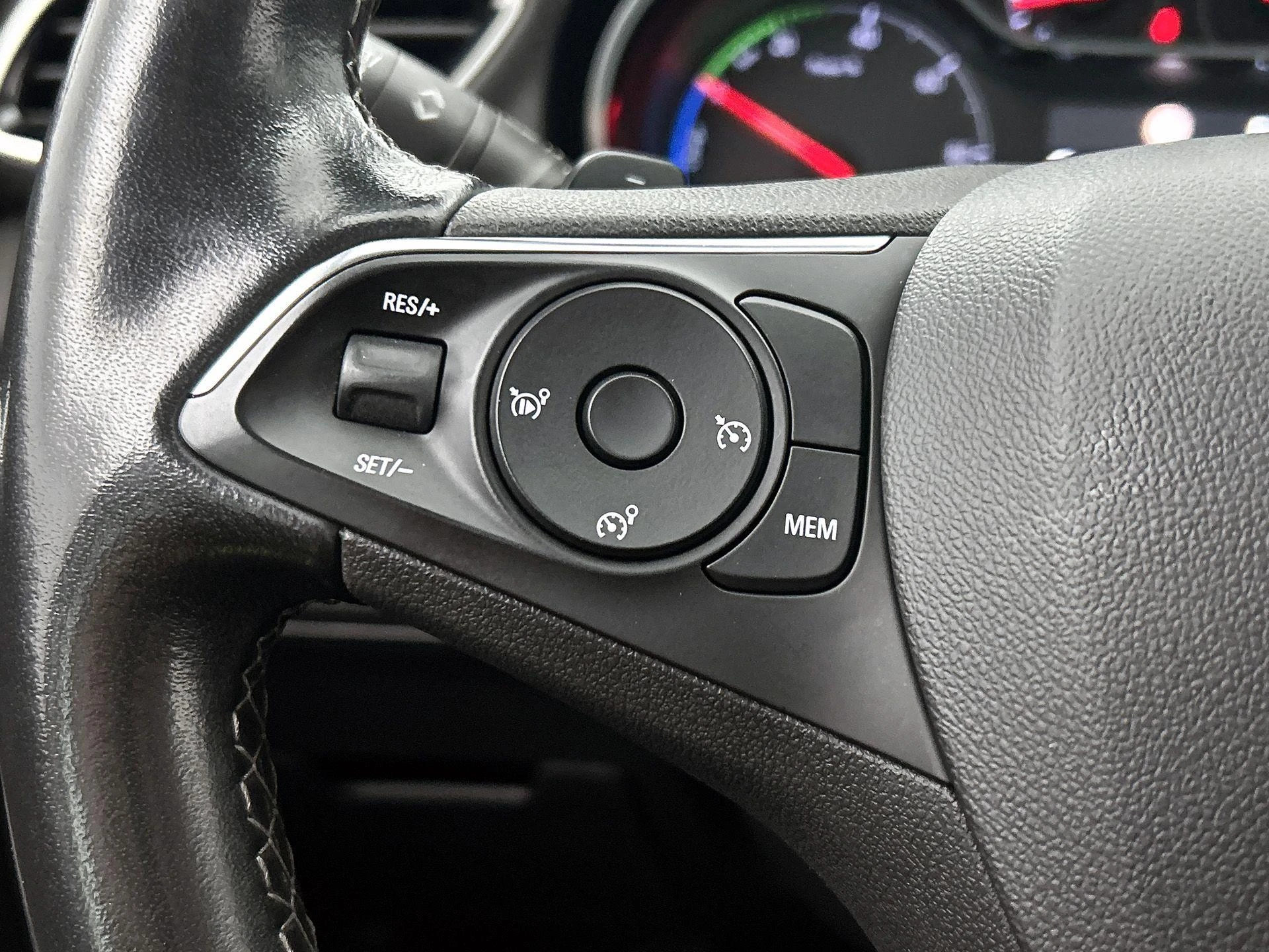 Opel-Grandland X-image-5