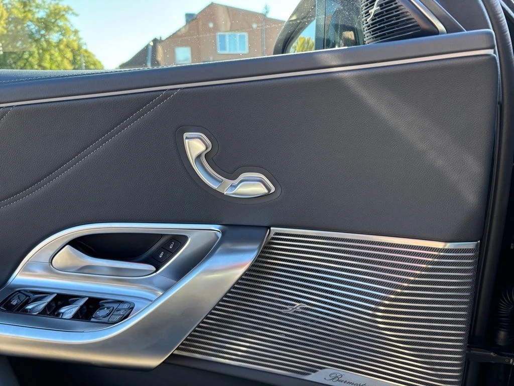Mercedes-Benz-C-Klasse 400-image-7