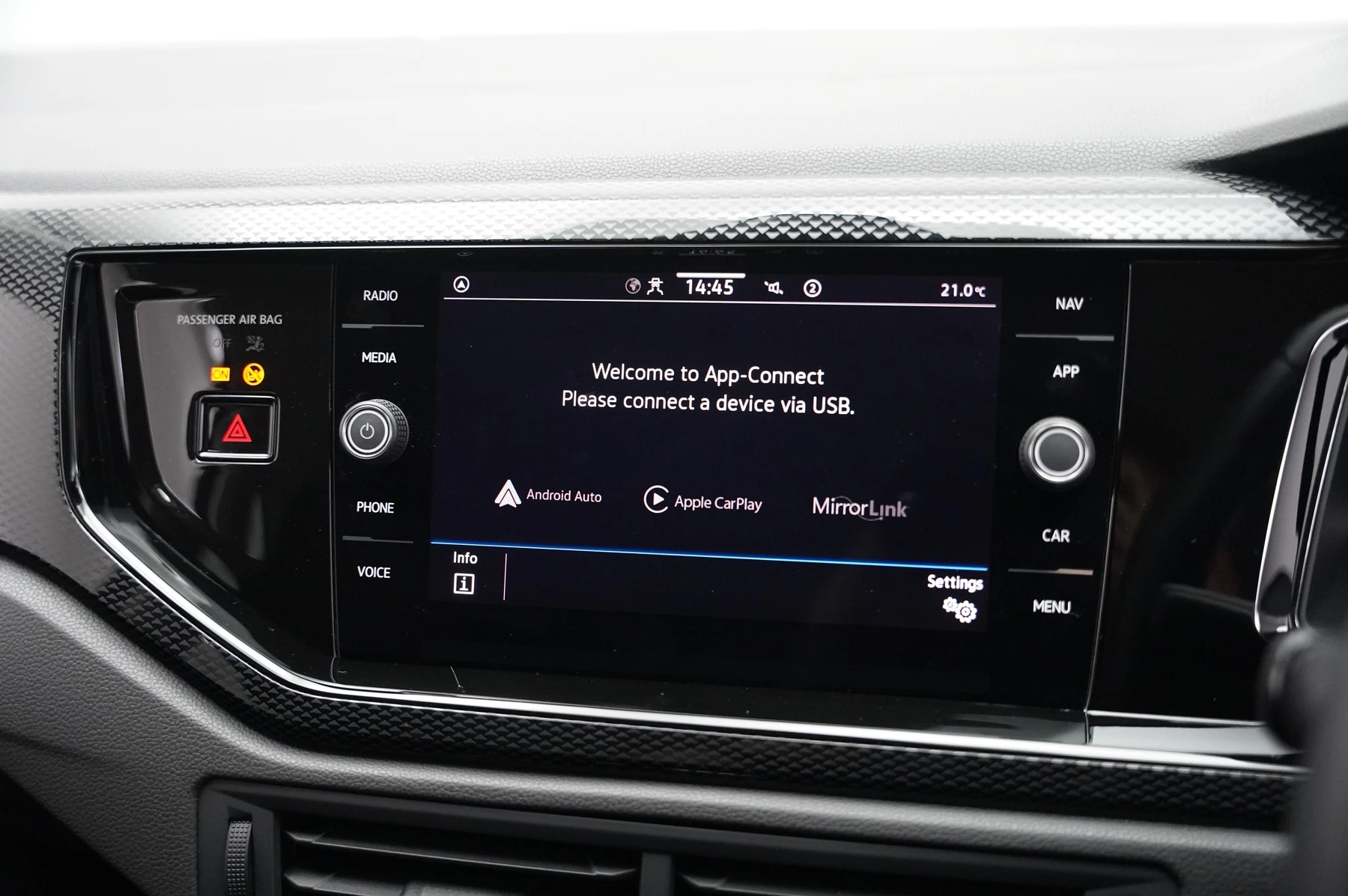 Volkswagen-Polo-image-22