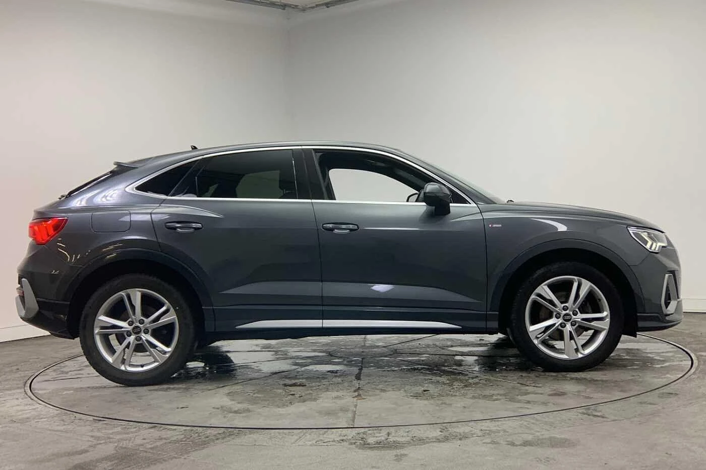 Audi-Q3-image-3