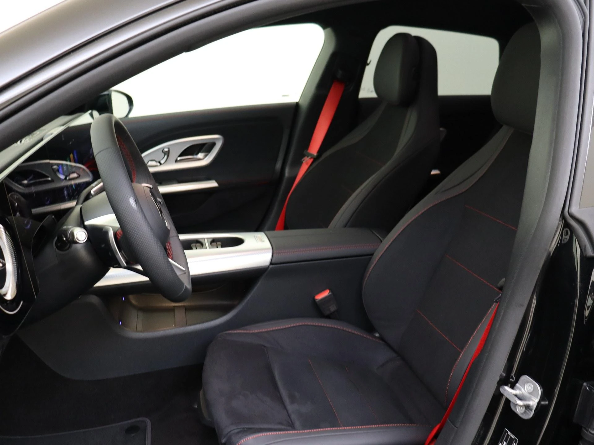 Mercedes-Benz-CLA-image-15