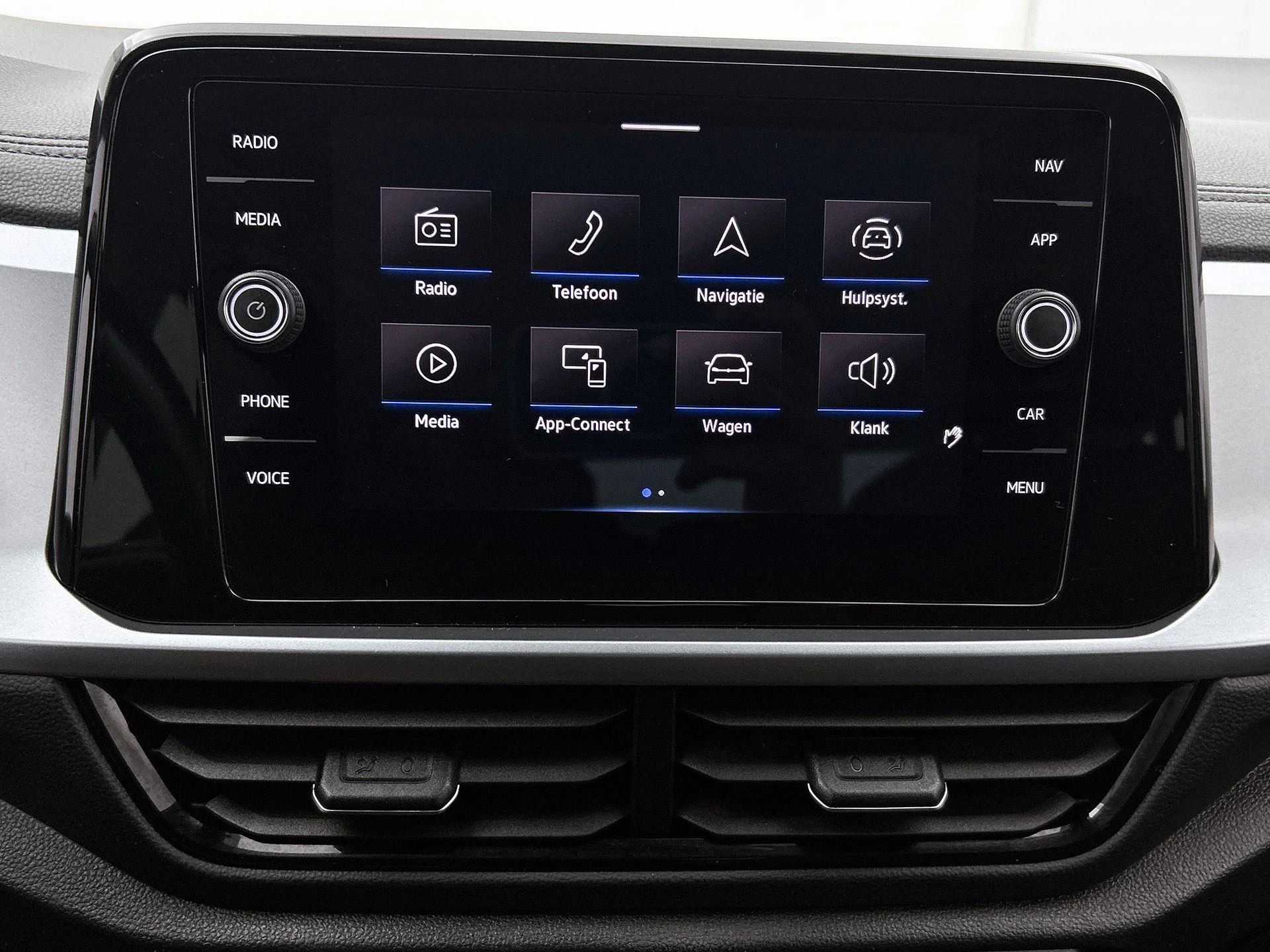Volkswagen-T-Roc-image-29