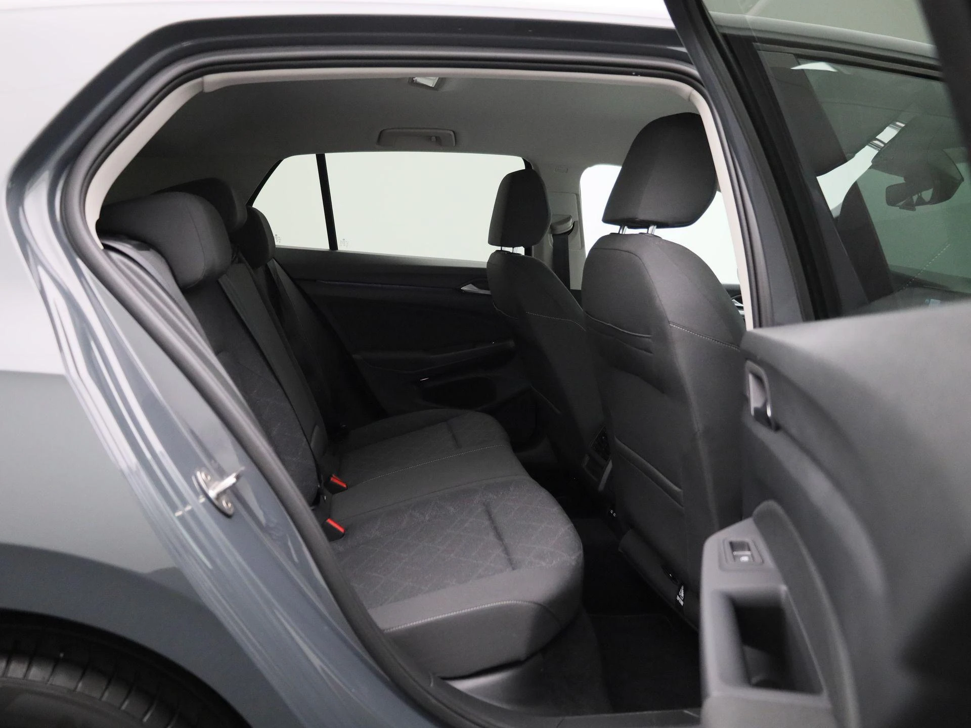 Volkswagen-Golf-image-32