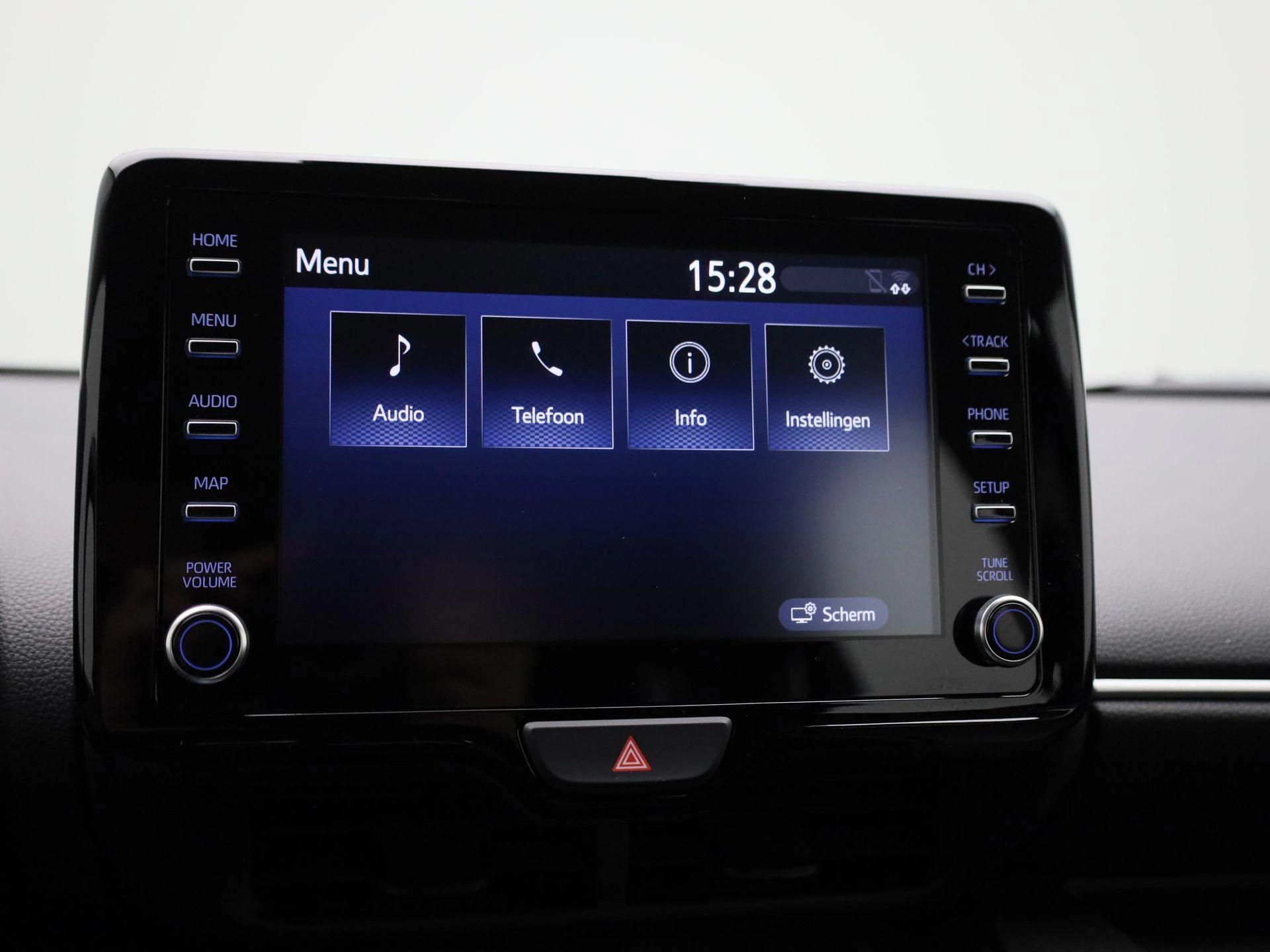 Mazda-2 Hybrid-image-15