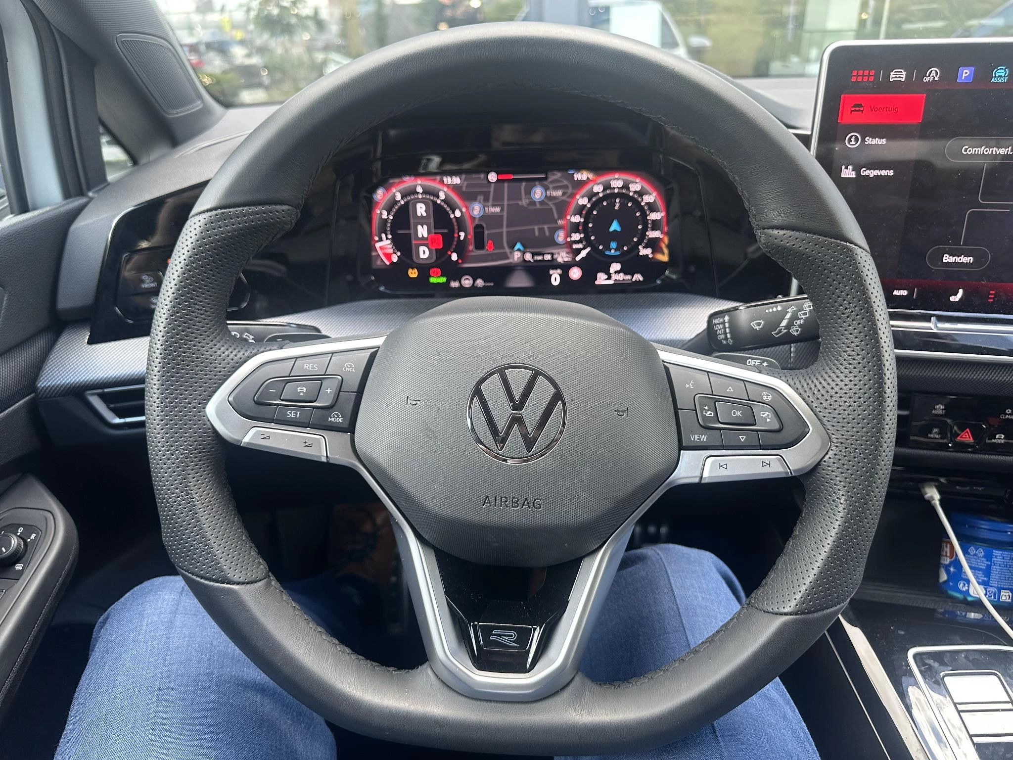 Volkswagen-Golf-image-4