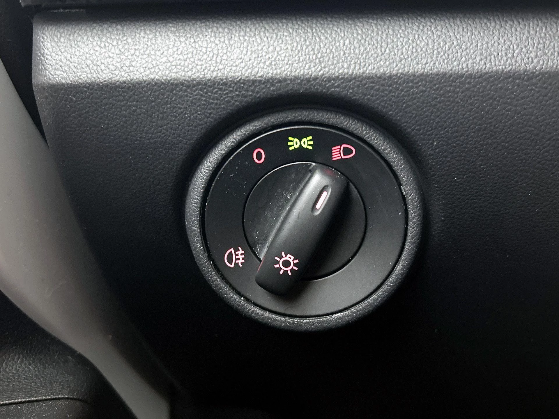 Volkswagen-up!-image-23