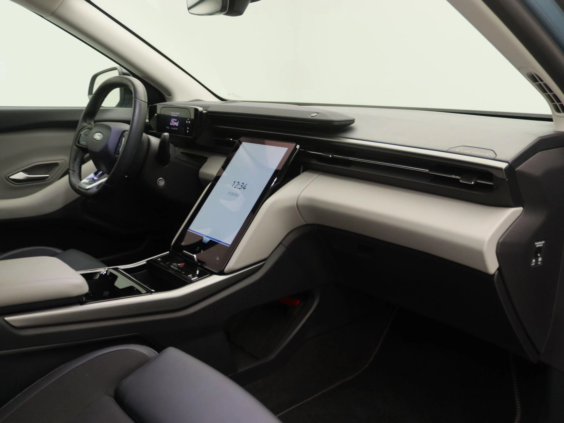 Ford-Explorer-image-23