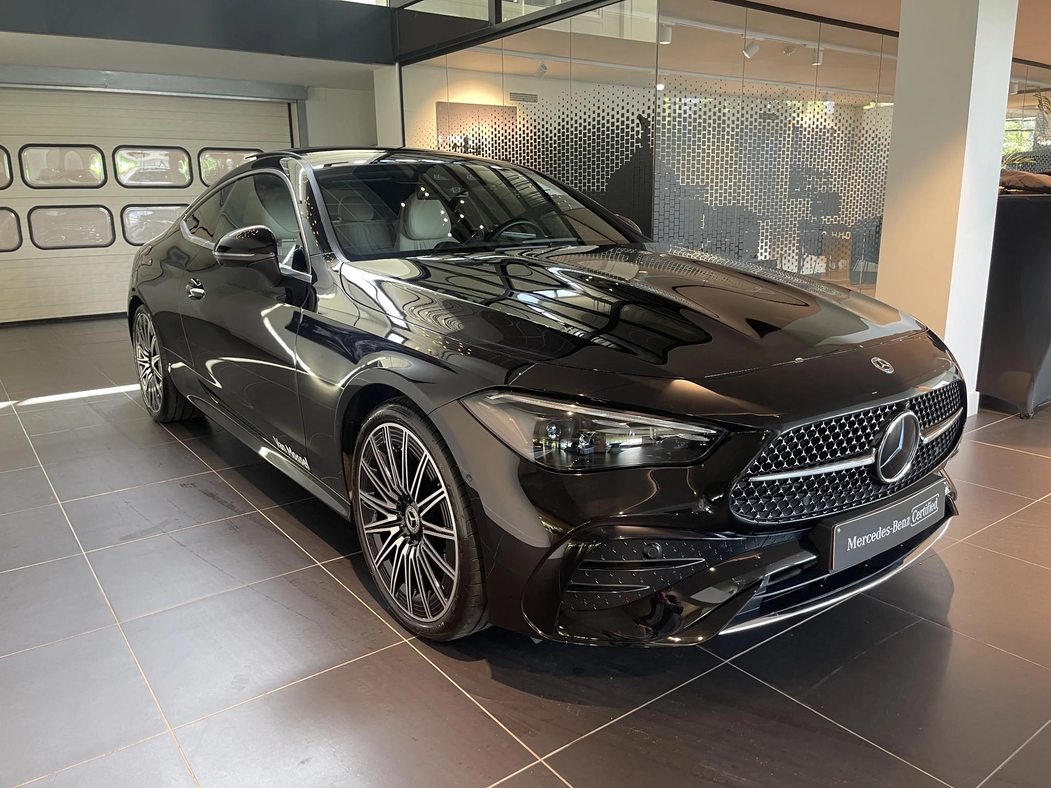 Mercedes-Benz CLE 200 AMG Line Coupé + LEDER + PANO DAK + BURMESTER + SURROUND VIEW +