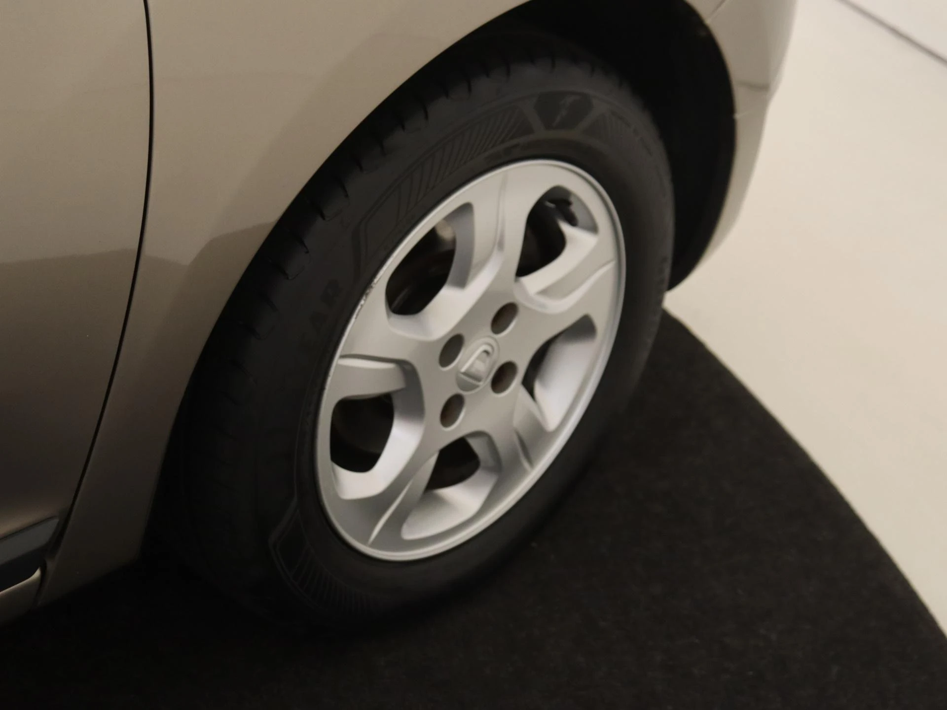 Dacia-Logan-image-23