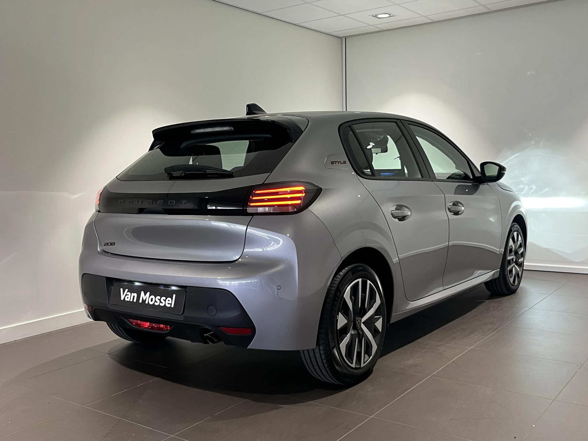 Peugeot-208-image-2
