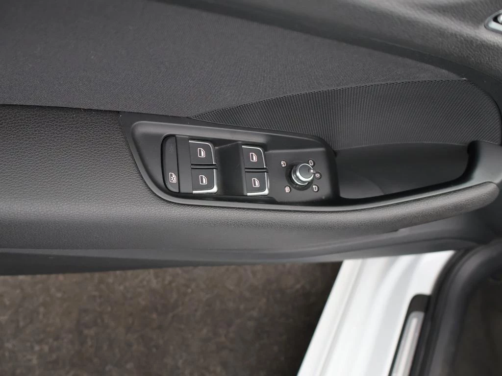 Audi A3 Sportback Audi A3 Sportback Attraction 1.2TFSI 110PK *CRUISE CONTROL*PDC*NAVI*ZETELVERWARMING*...*