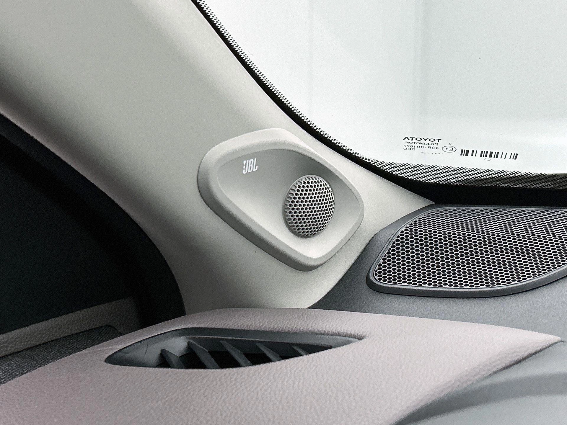 Toyota-Yaris Cross-image-15