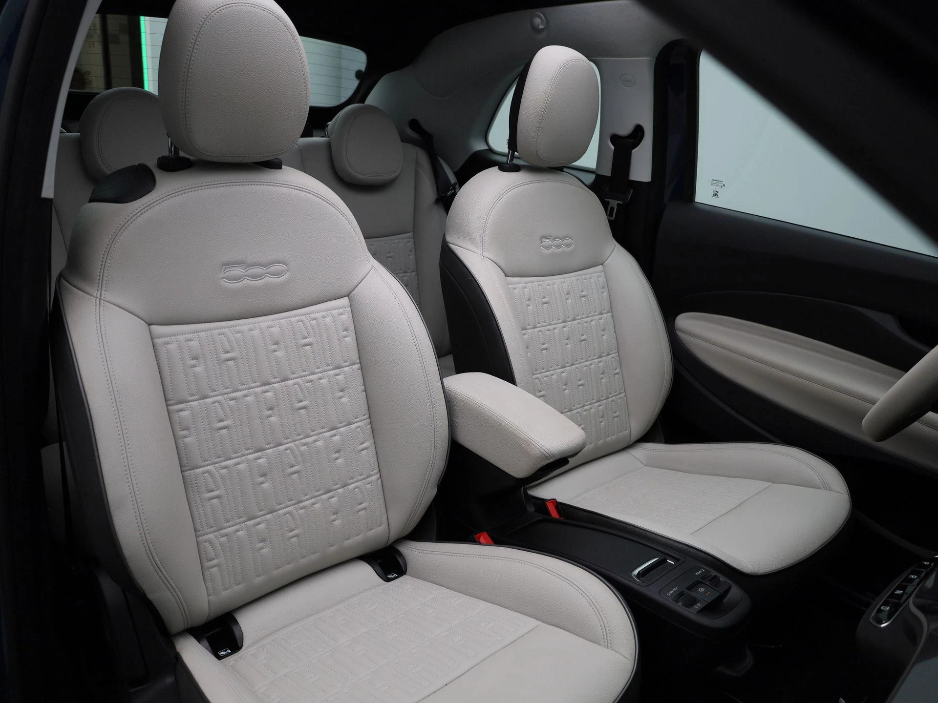Fiat-500C-image-36