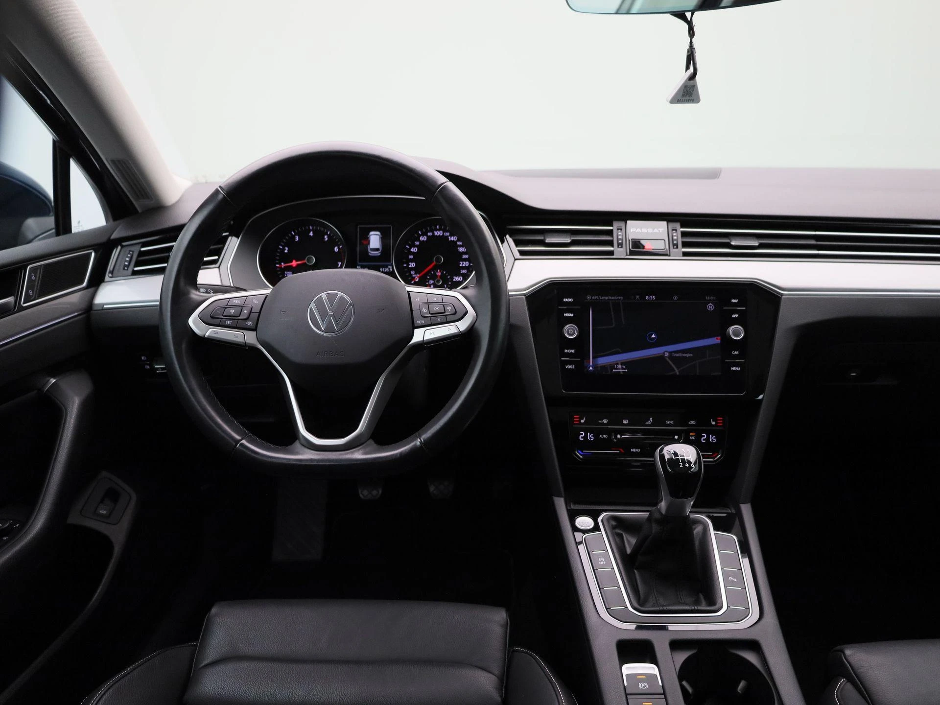 Volkswagen-Passat-image-6