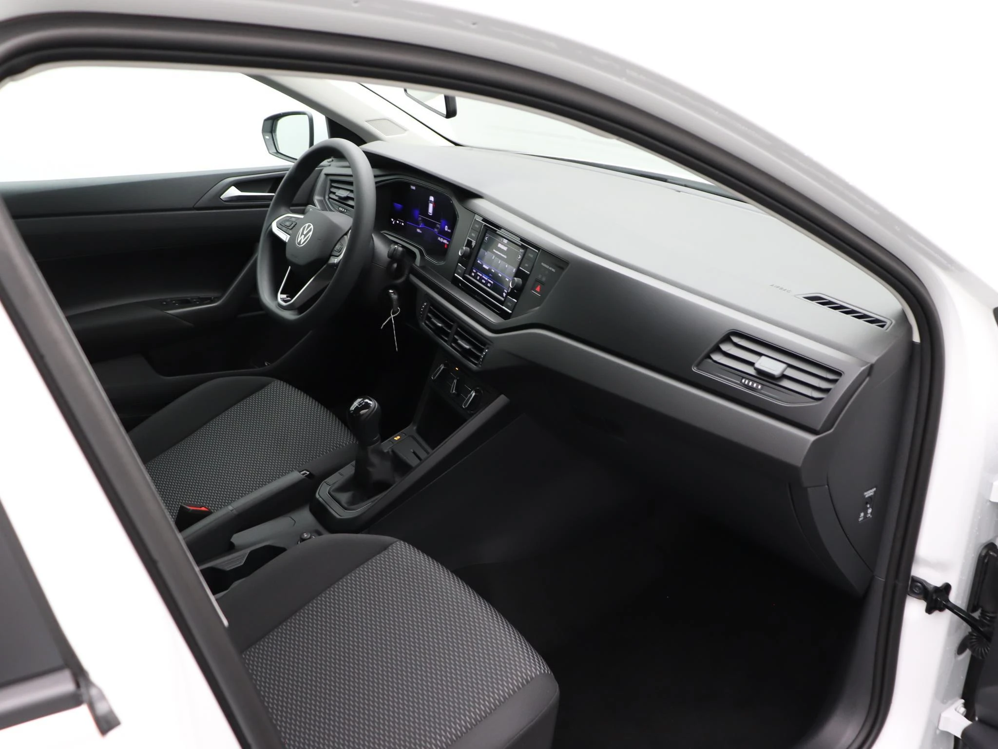 Volkswagen-Polo-image-10